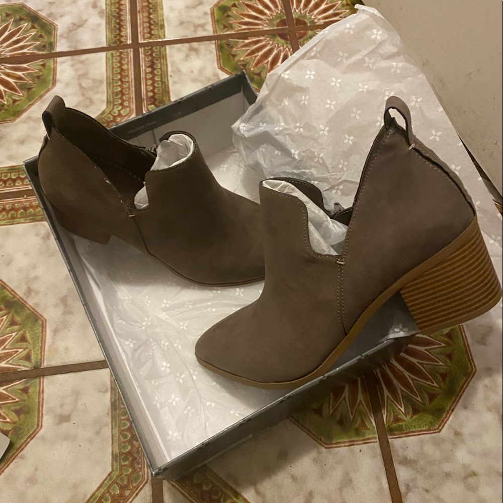 New Womens boots
